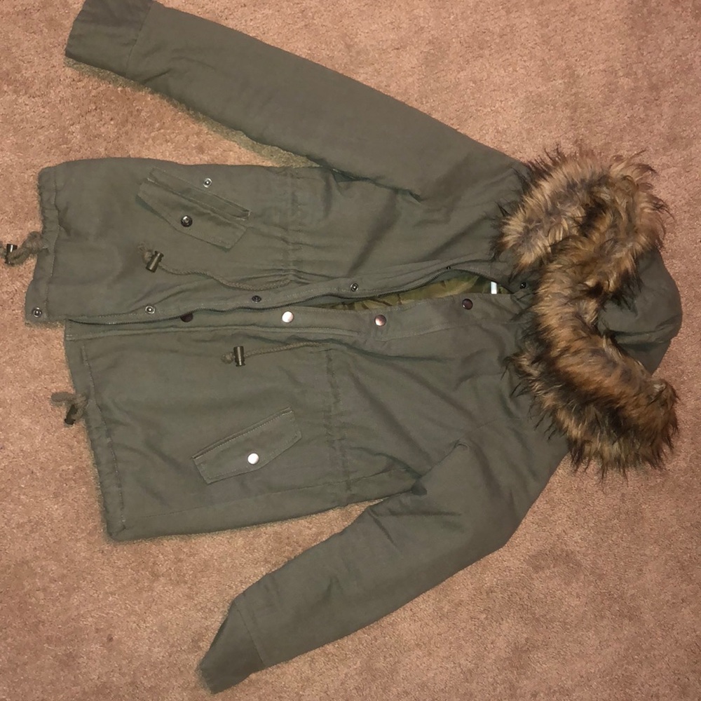 Cute and easy to style & pair with outfits.